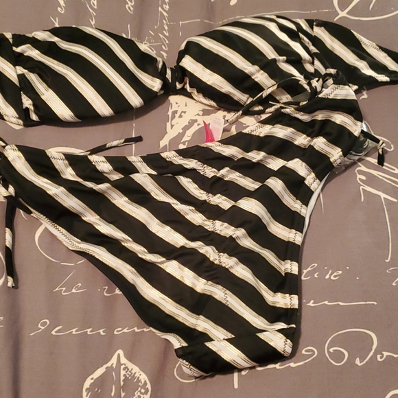 Victorias secret swimsuit 👙 - Picture 2 of 5